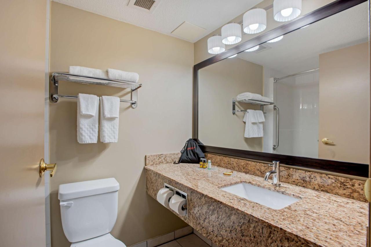 Best Western Plus Red Deer Inn & Suite Exterior photo